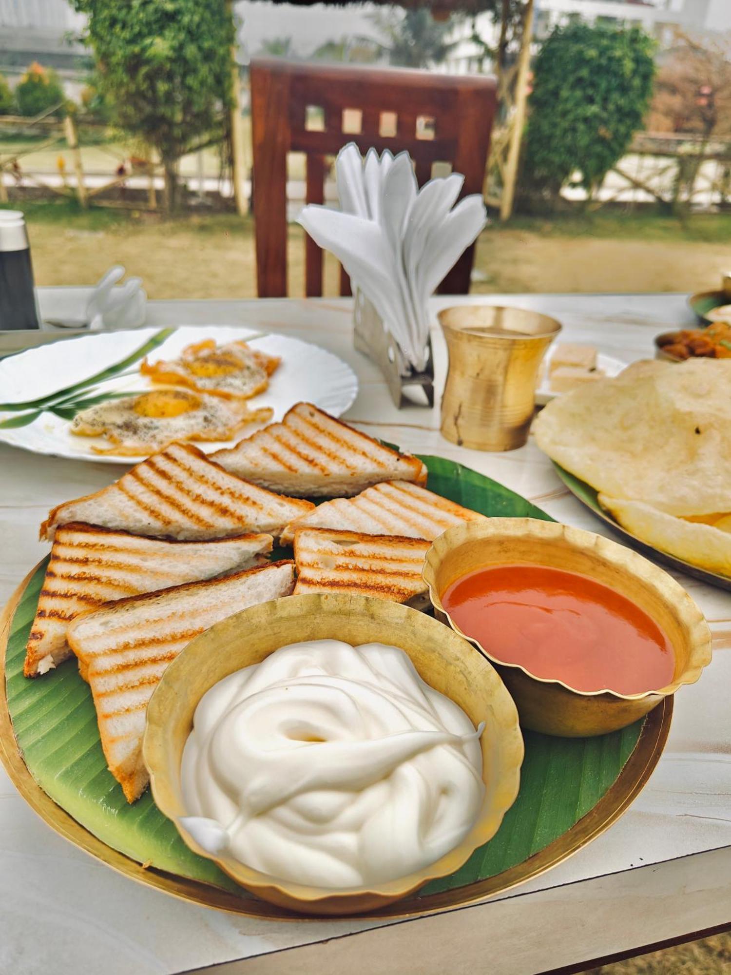 Palli Bangla Resort, Near Ruby Hospital, Anandapur Calcutá Exterior foto